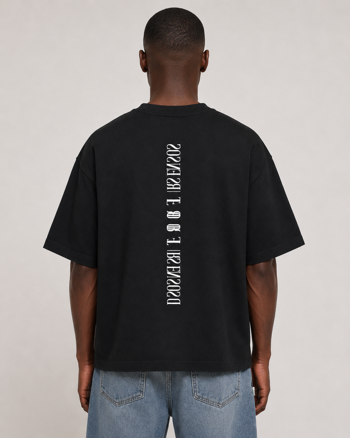 Aramá Square-Cut Tee